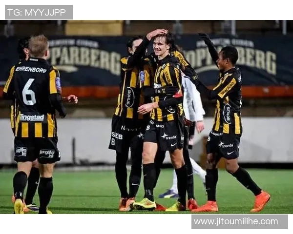 赫根与瓦尔贝利的激烈对决揭示足球战术与团队协作的精彩瞬间